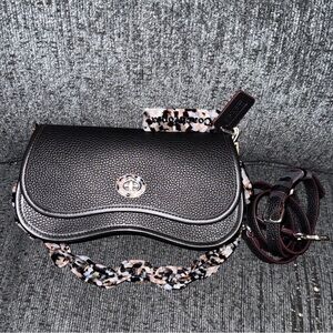 Coach Coachtopia Wavy Dinky Bag w Acrylic Chain & Strap Black Pebble Leather NWT